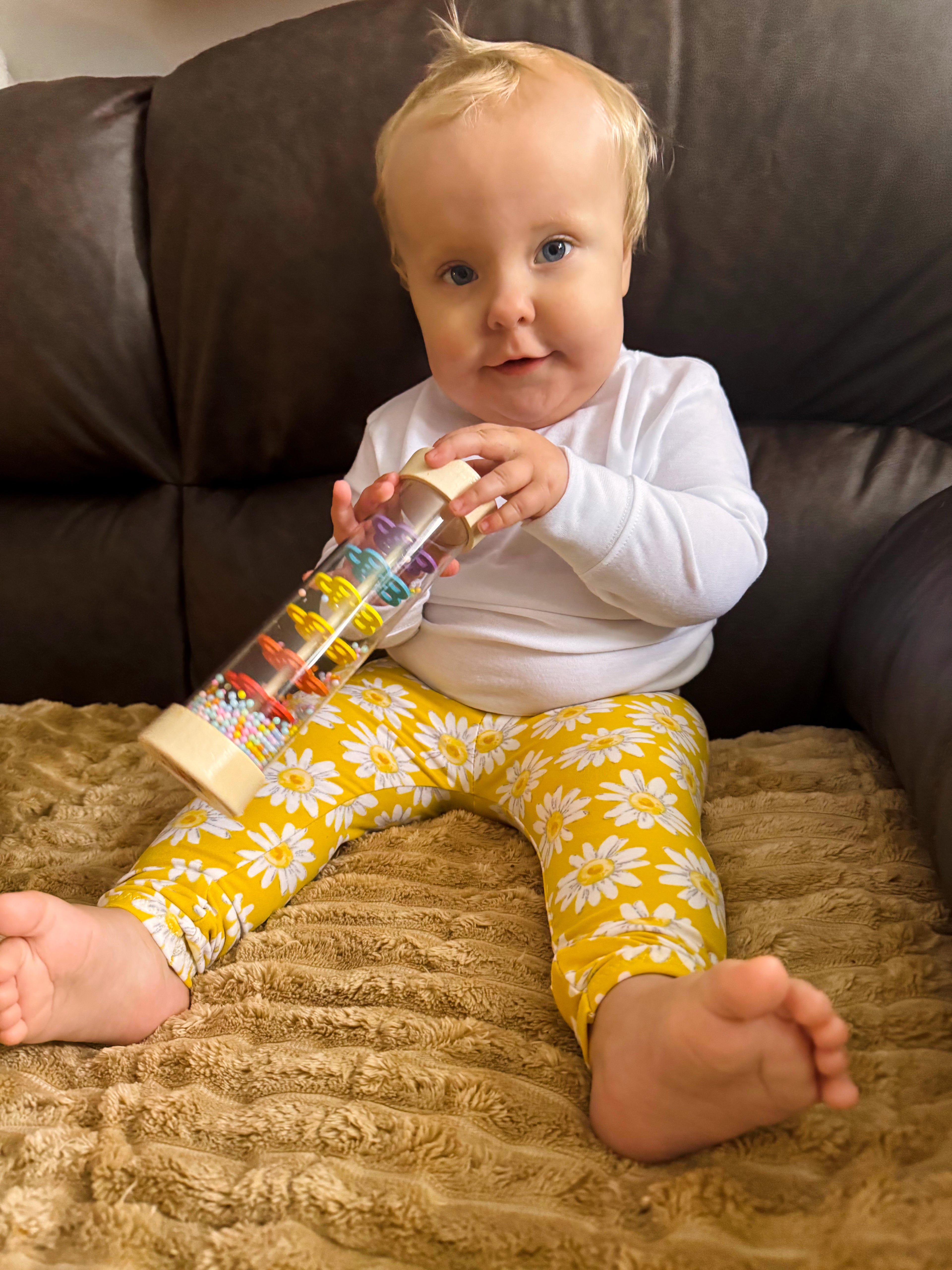 Spring Daisies on Yellow Leggings