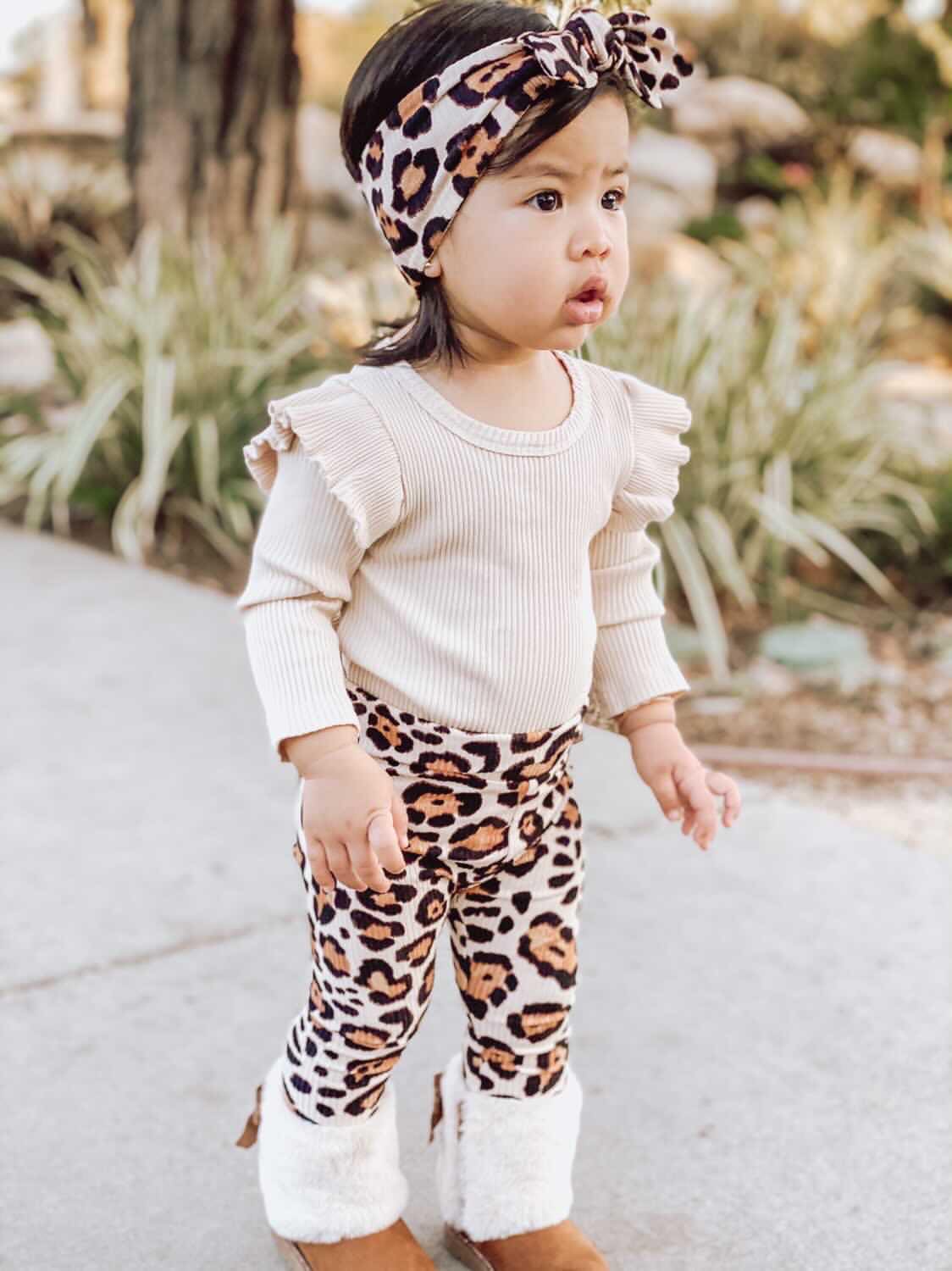 Baby Girl in Taupe Leopard Ribbed Leggings