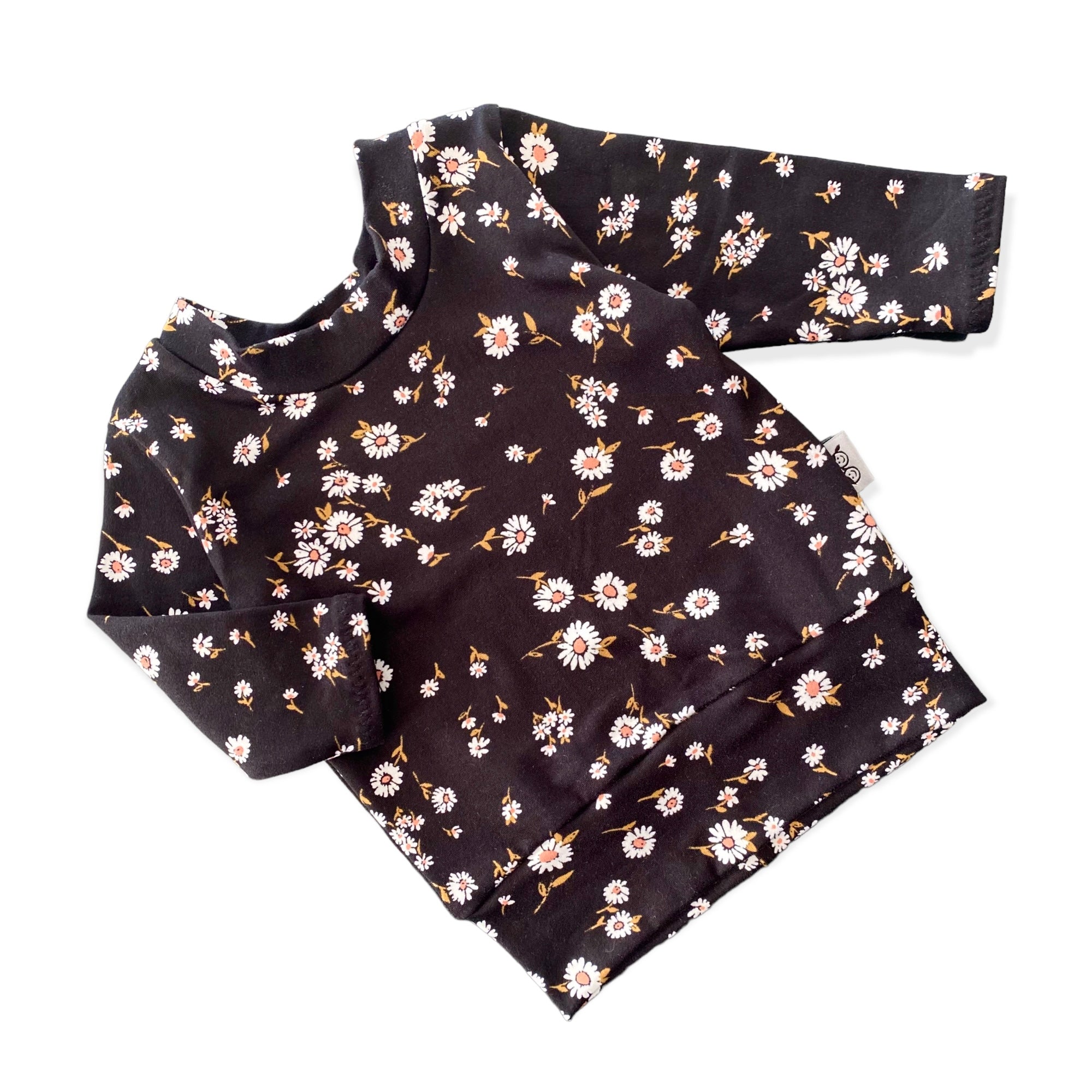 Field of Daises on Black Lounge Set