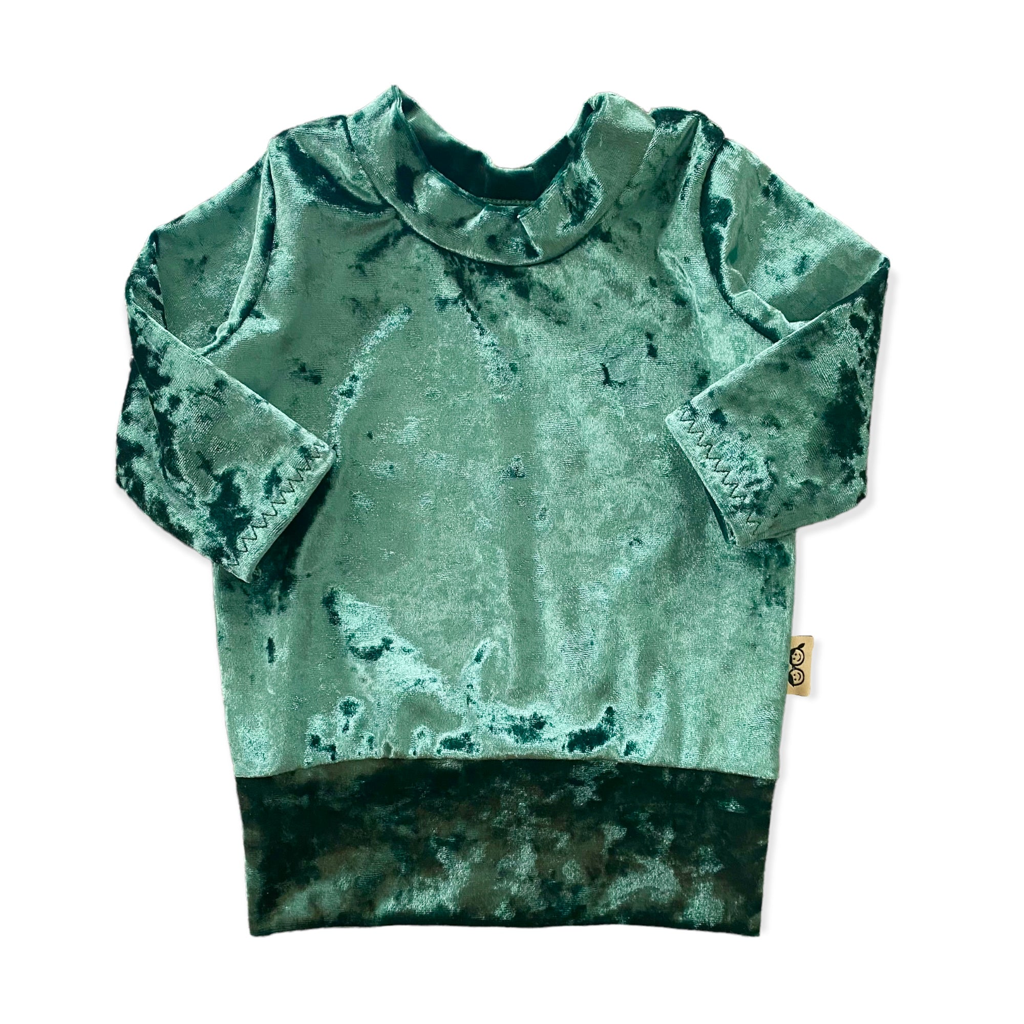 Green Velvet Lounge Set featuring a soft velvet long-sleeve pullover and matching leggings. Handmade for babies and toddlers, perfect for holiday celebrations, special occasions, and stylish everyday wear.
