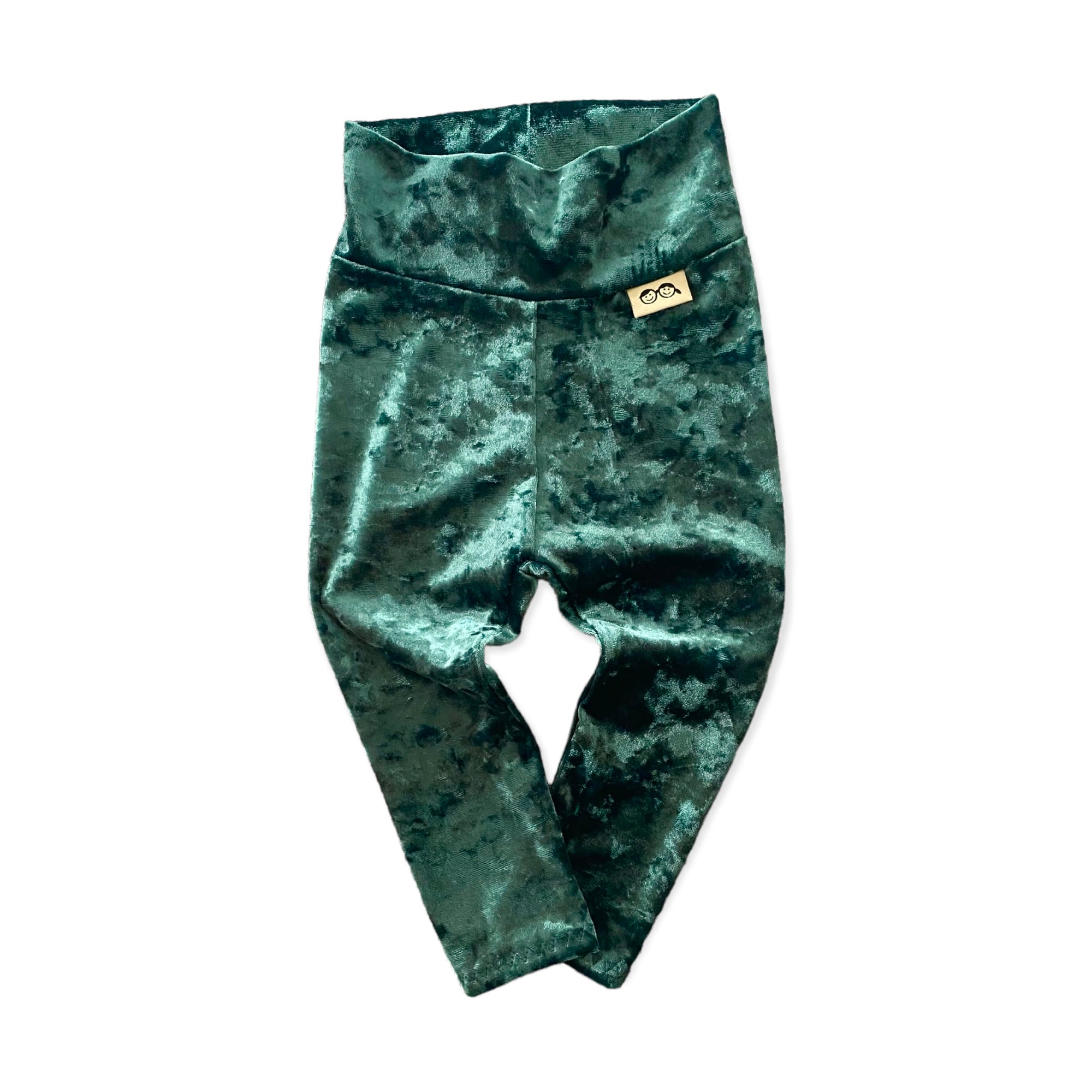 Green Velvet Lounge Set featuring a soft velvet long-sleeve pullover and matching leggings. Handmade for babies and toddlers, perfect for holiday celebrations, special occasions, and stylish everyday wear.