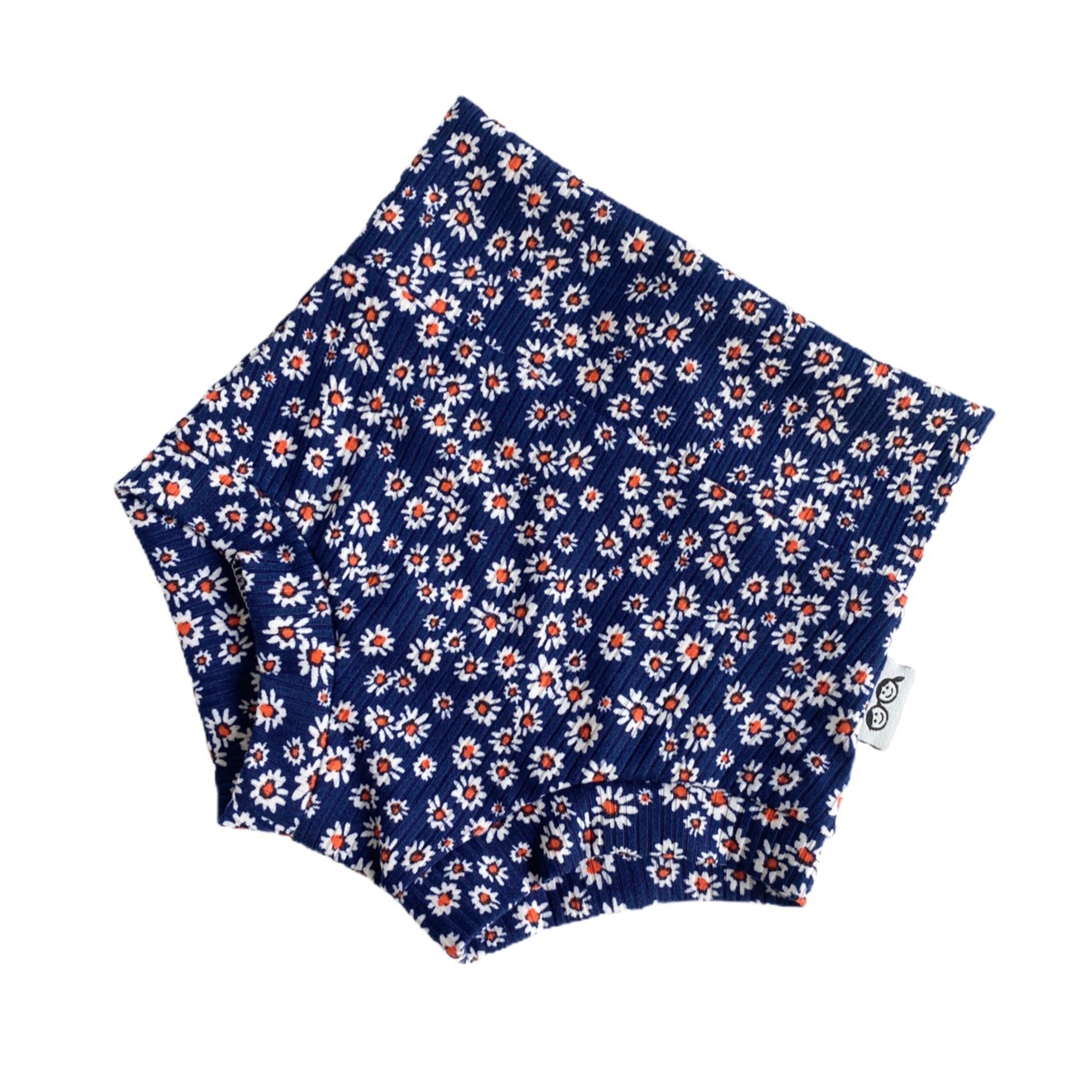 Dainty Daisies on Navy Ribbed Bummies