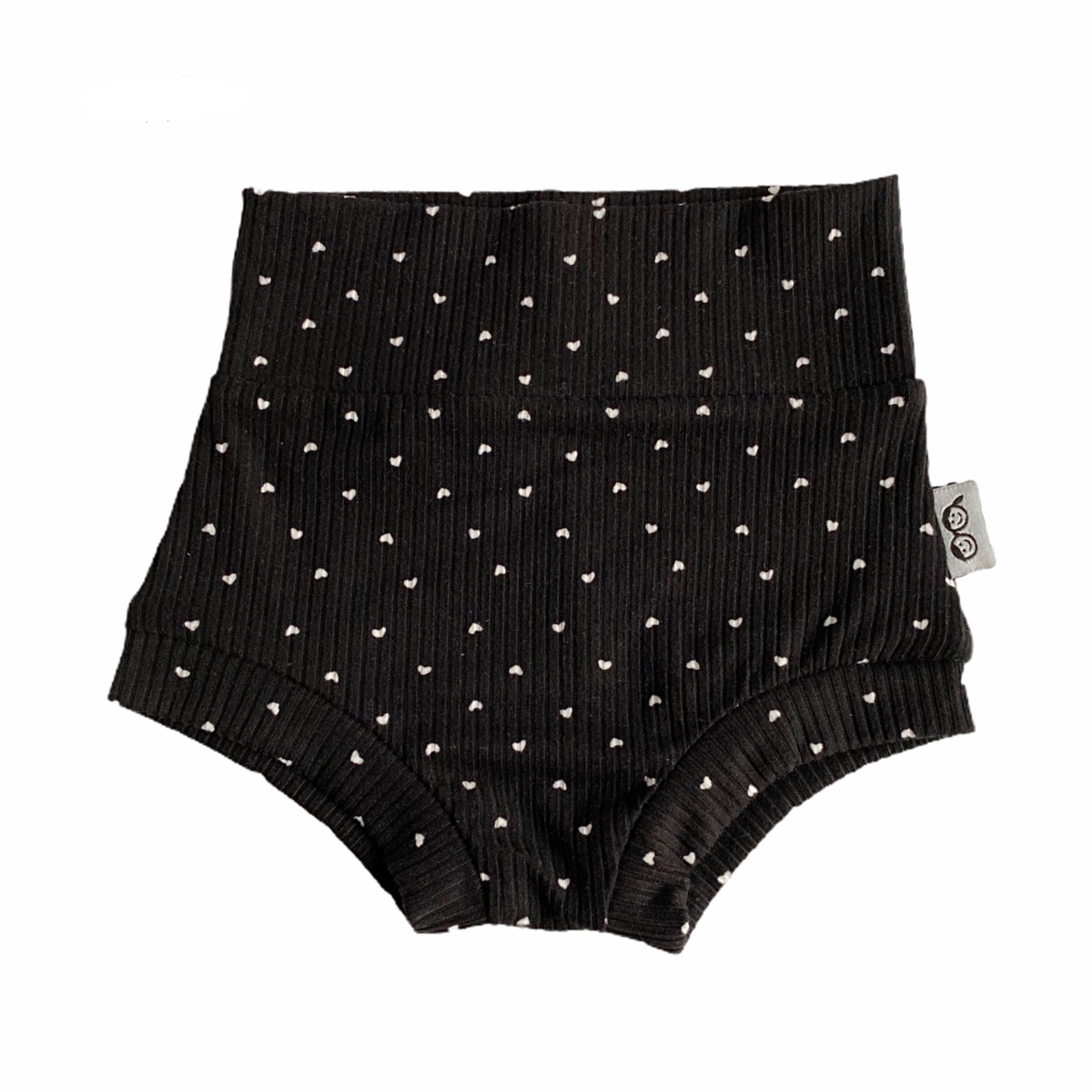 White Hearts on Black Ribbed Bummies