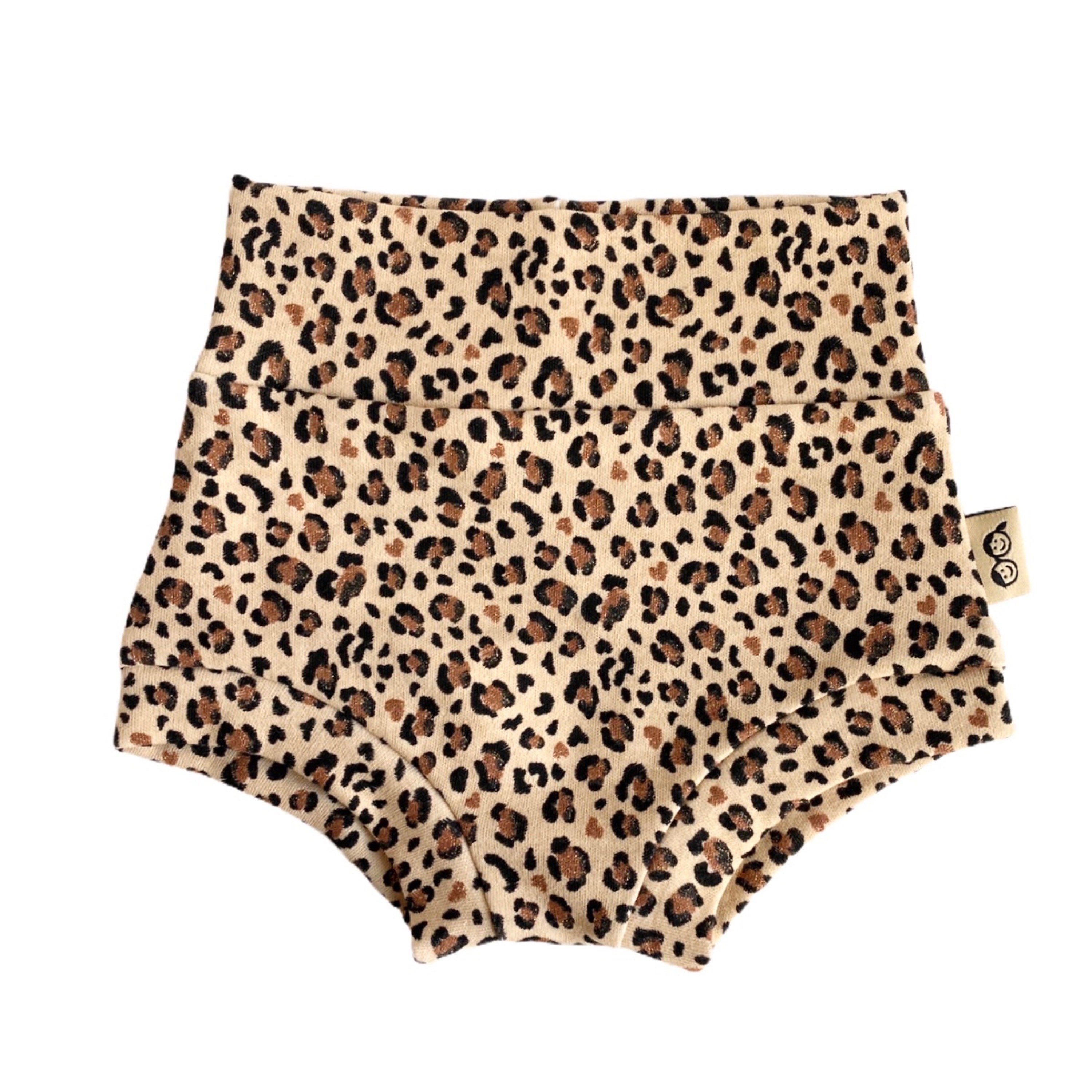 Leopard Print Bummies with a high-waisted design featuring a trendy animal print pattern. Handmade for babies and toddlers, perfect for stylish everyday outfits or special occasions.