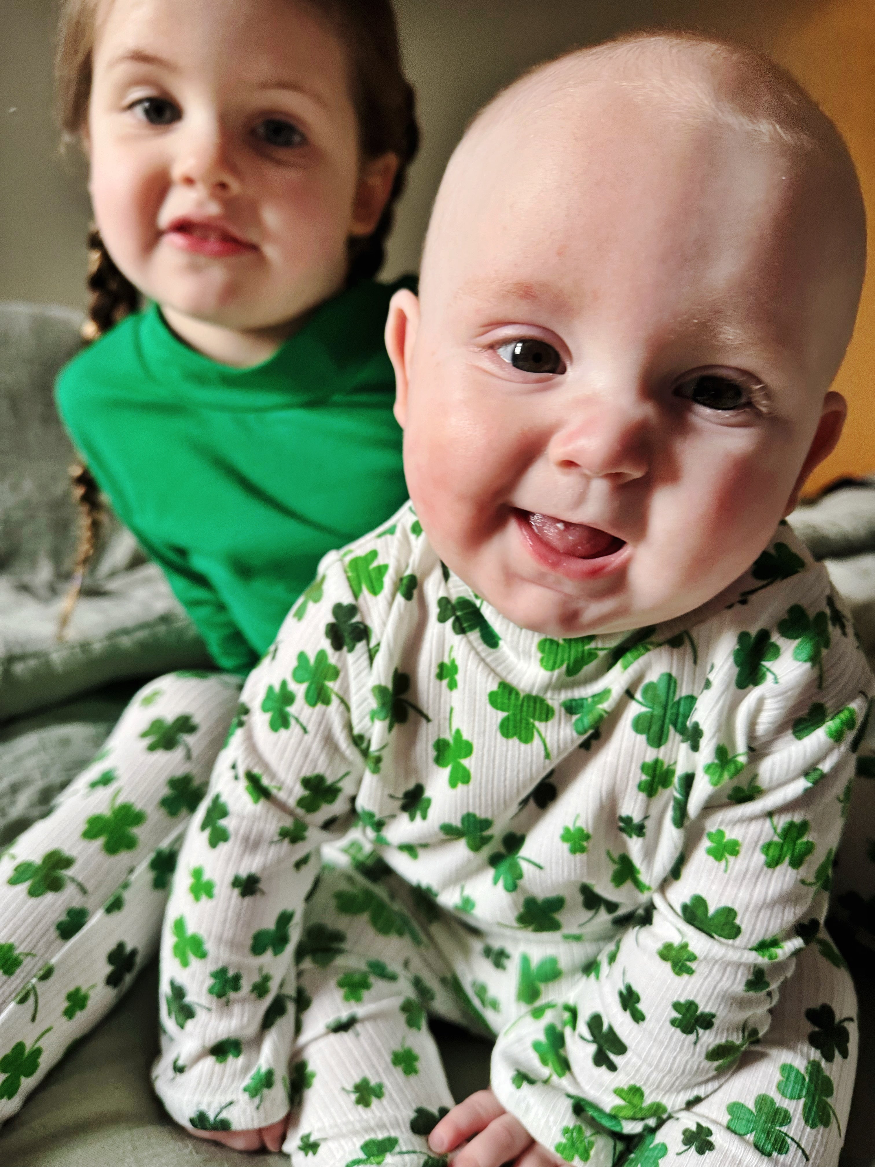 Dainty Shamrocks Lounge Set