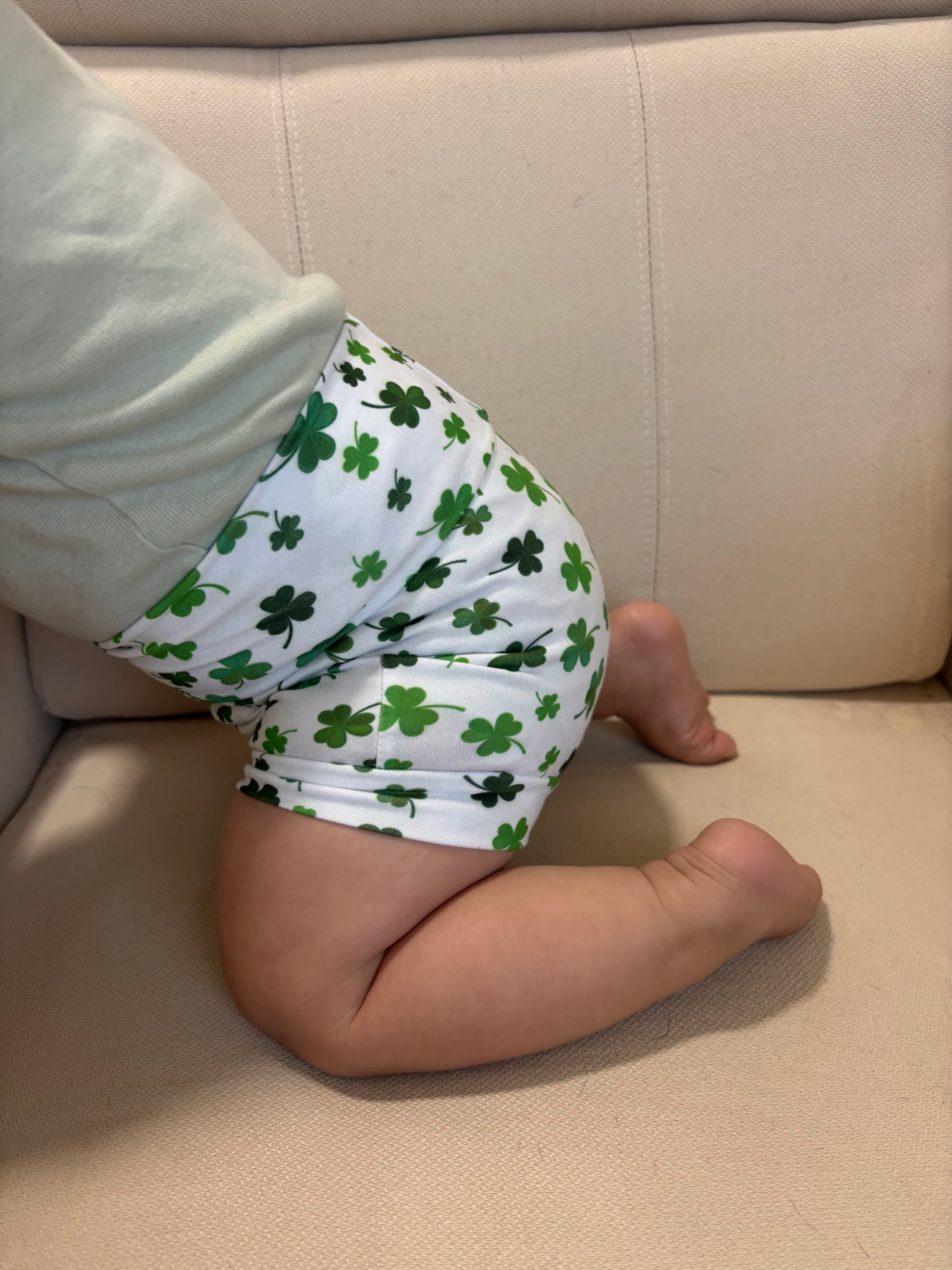 Dainty Shamrocks Bummies