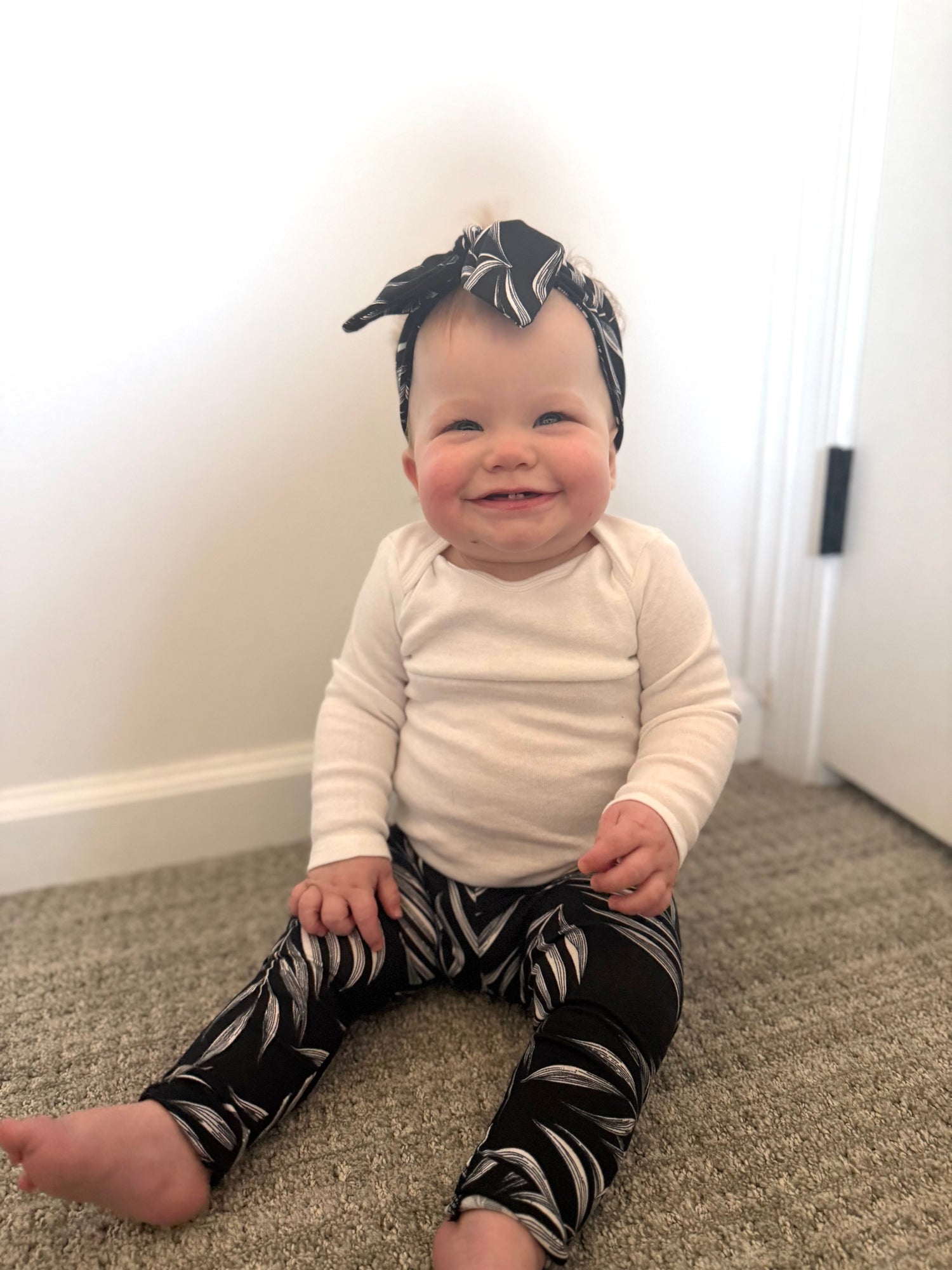 Black Pampas Leaves Leggings