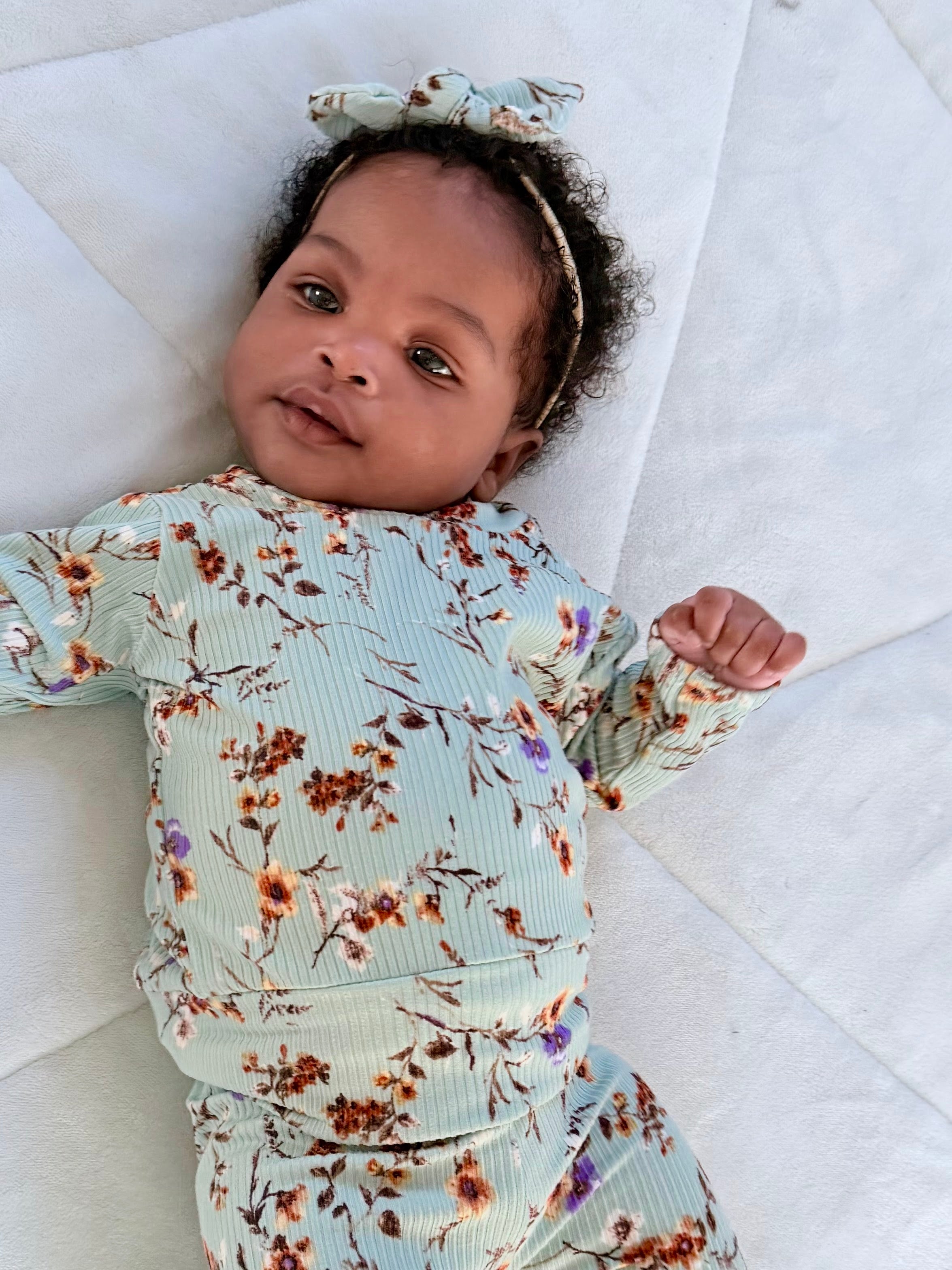 Dried Floral on Sage Ribbed Lounge Set