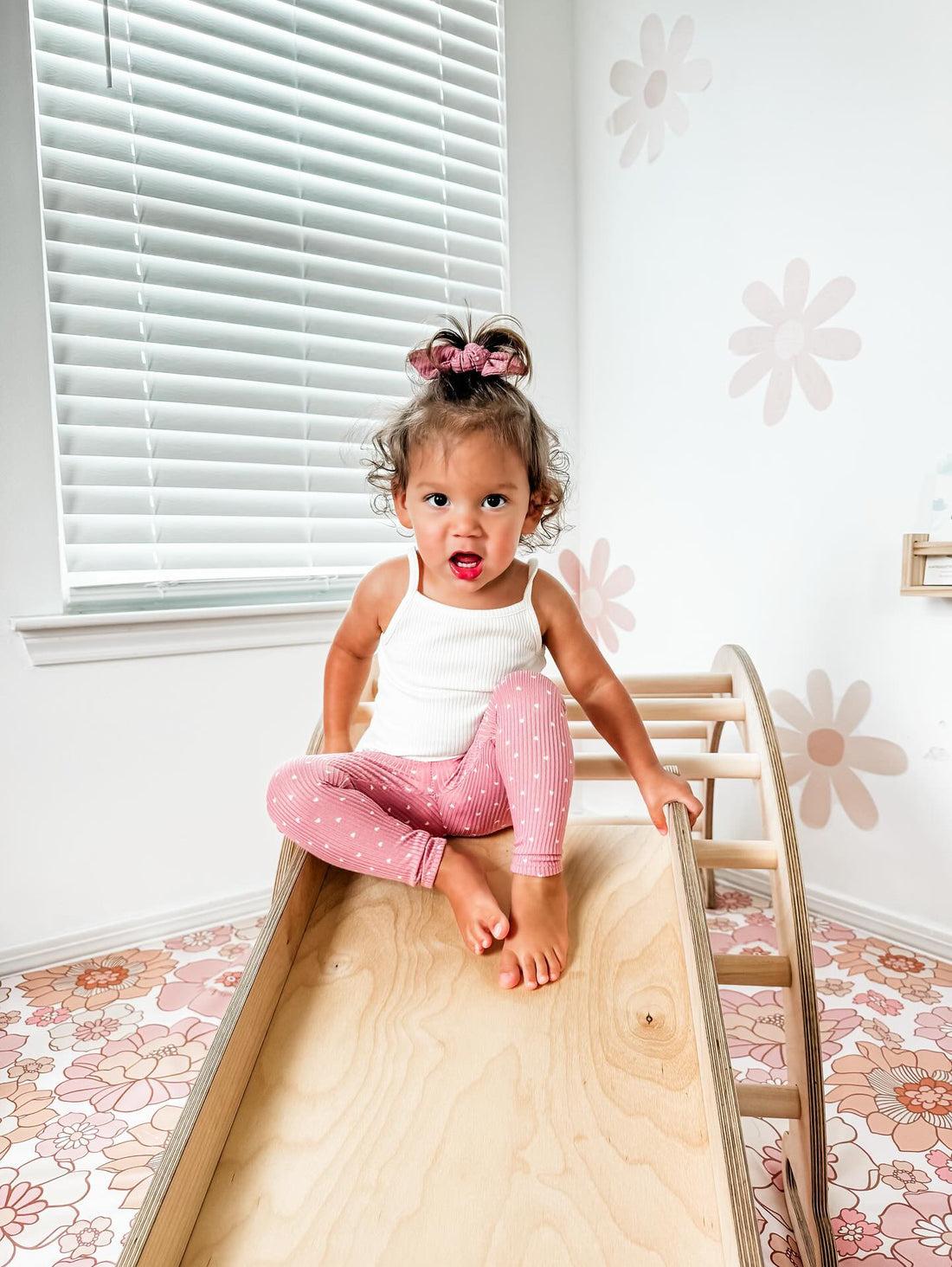 White Hearts on Dusty Rose Ribbed Leggings