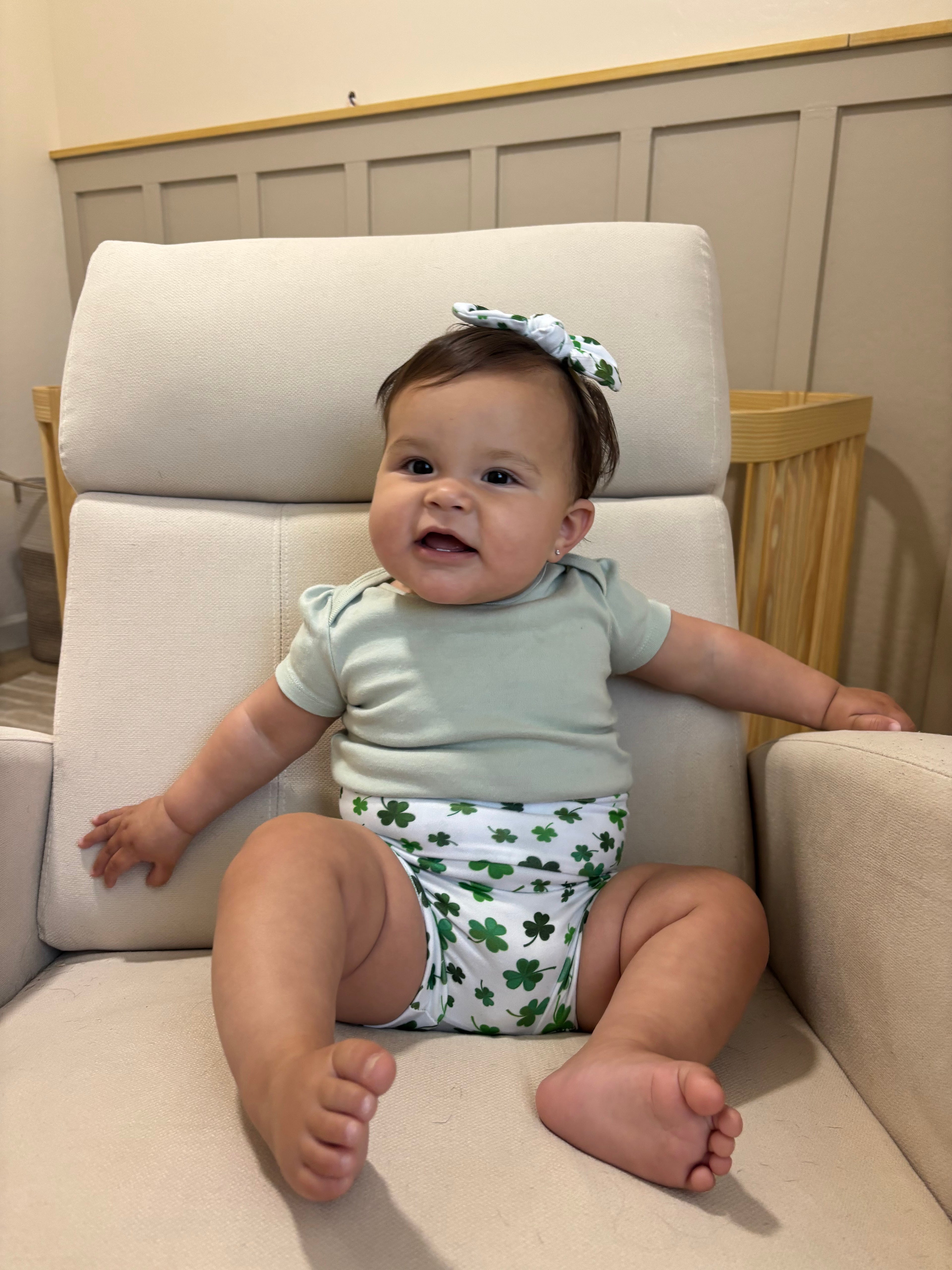 Dainty Shamrocks Bummies