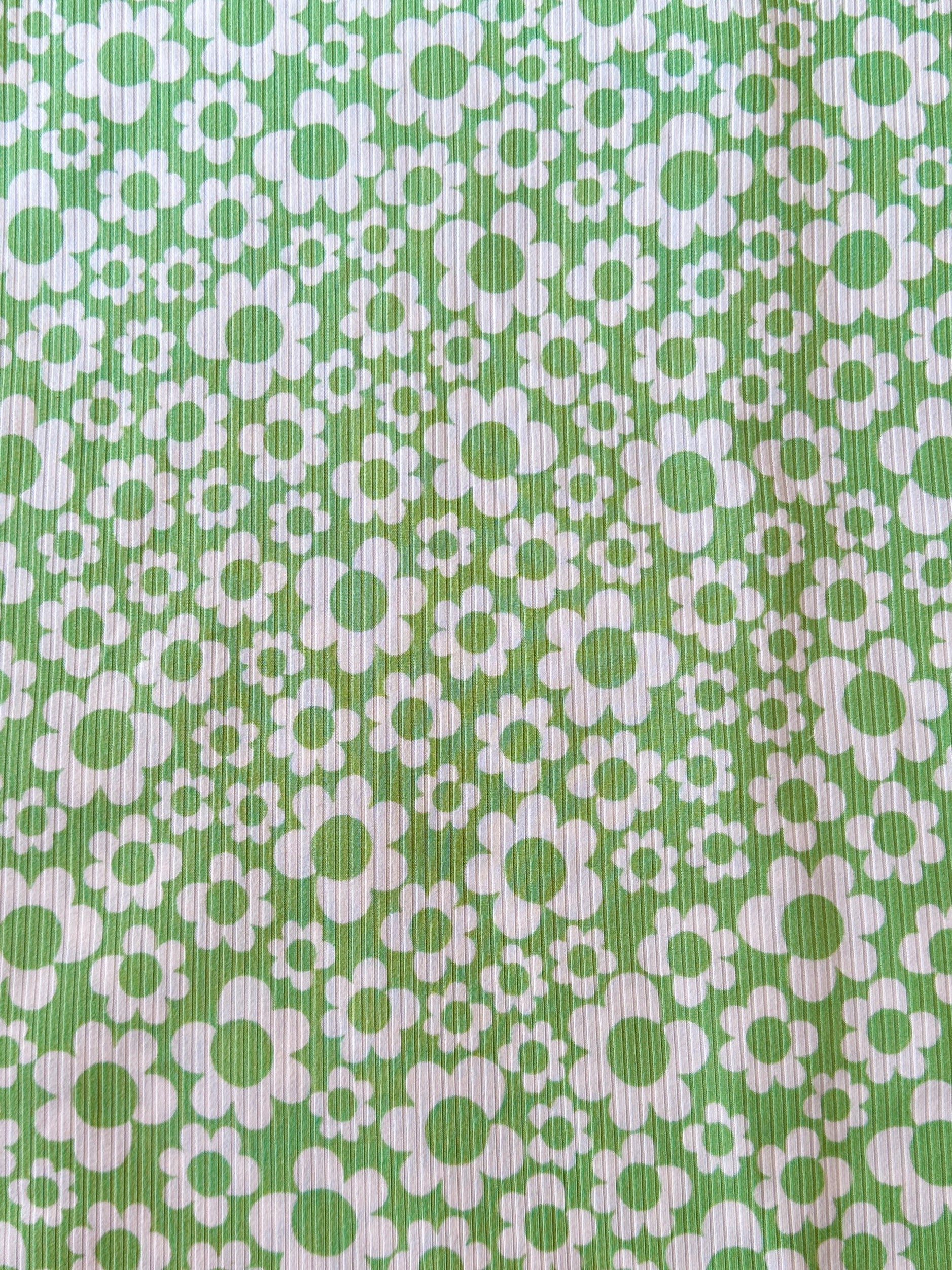 Green Daisies Ribbed - Limited Vault Fabric