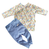 Handmade baby lounge set featuring a vintage rabbit print top and blue ribbed leggings. Made from soft, high-quality fabric for comfort and stretch. A perfect gender-neutral outfit for newborns, infants, and toddlers. Great for everyday wear or Easter photoshoots.