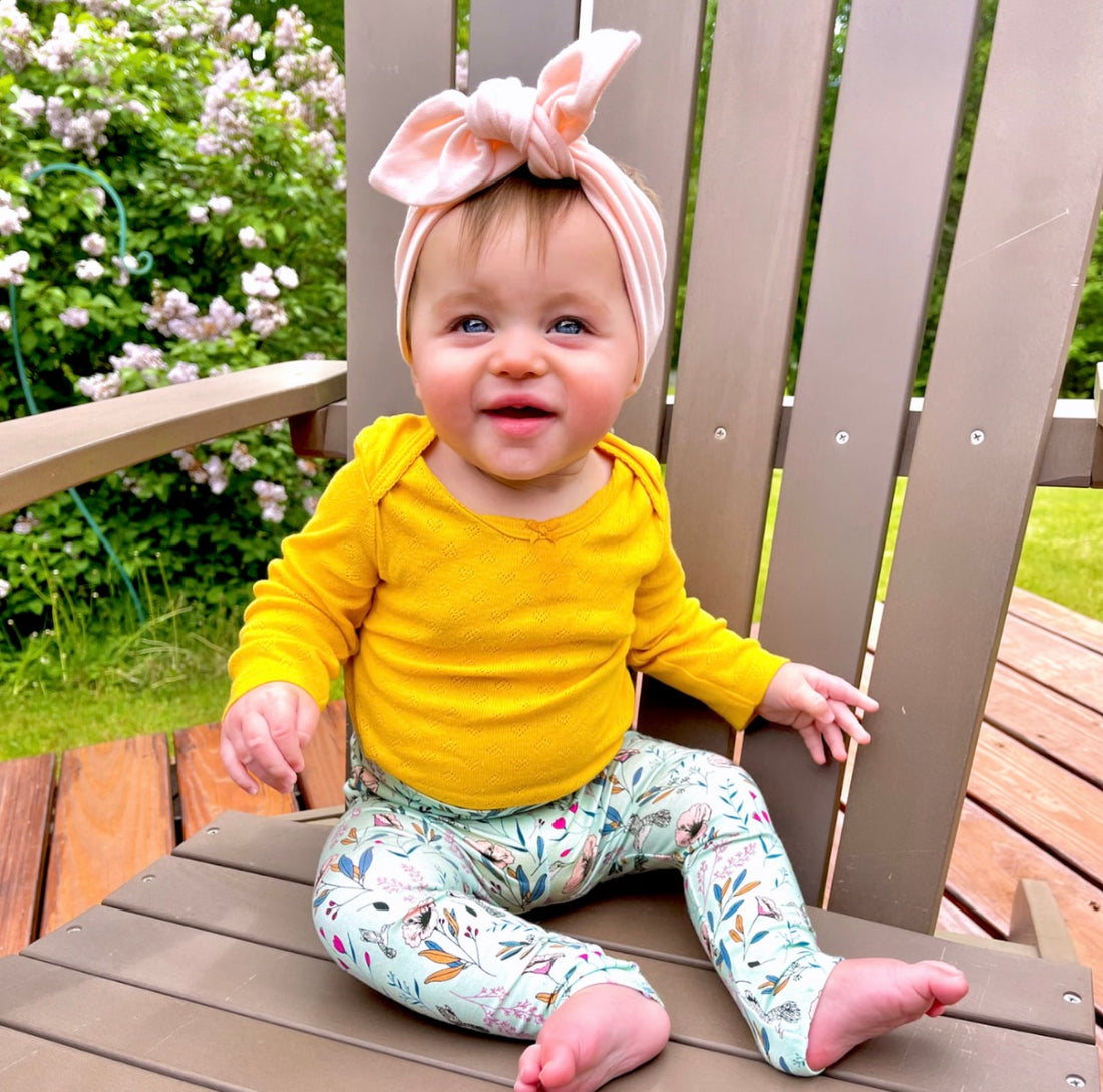 Hummingbirds on Sage Leggings with Pink Headband