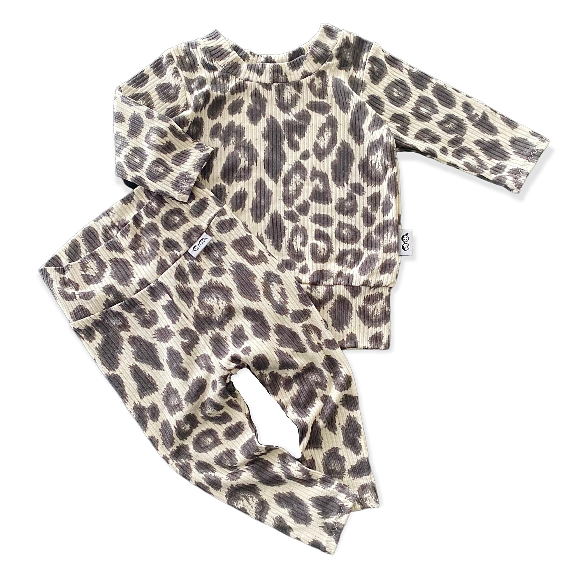 Gray Cheetah On Ivory Lounge Set | Dudis Design – Dudisdesign
